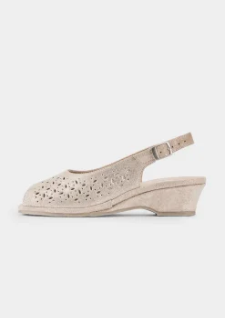 Sandales en cuir perforé