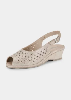 Sandales en cuir perforé