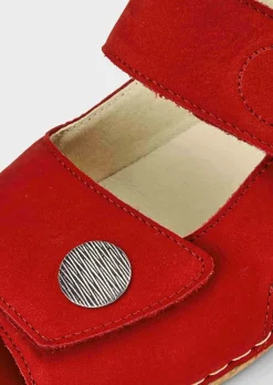 Sandales en cuir véritable.