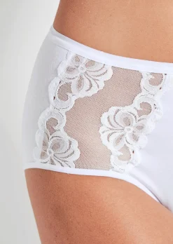 Slip gainant avec empiècement en dentelle
