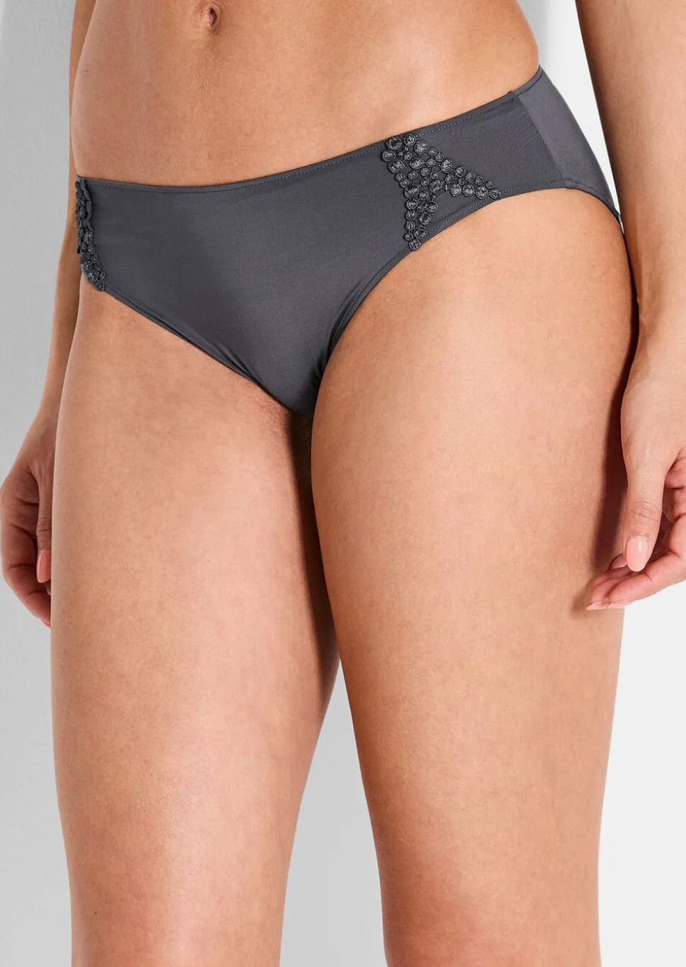Slip taille basse en microfibre douce et soyeuse