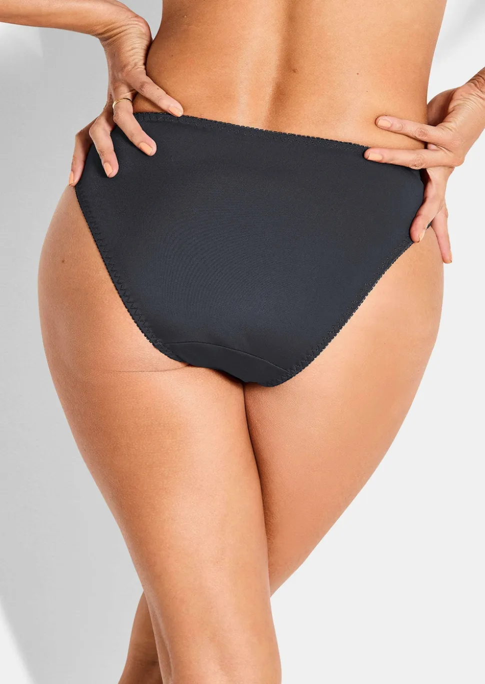 Slip taille basse féminin en dentelle