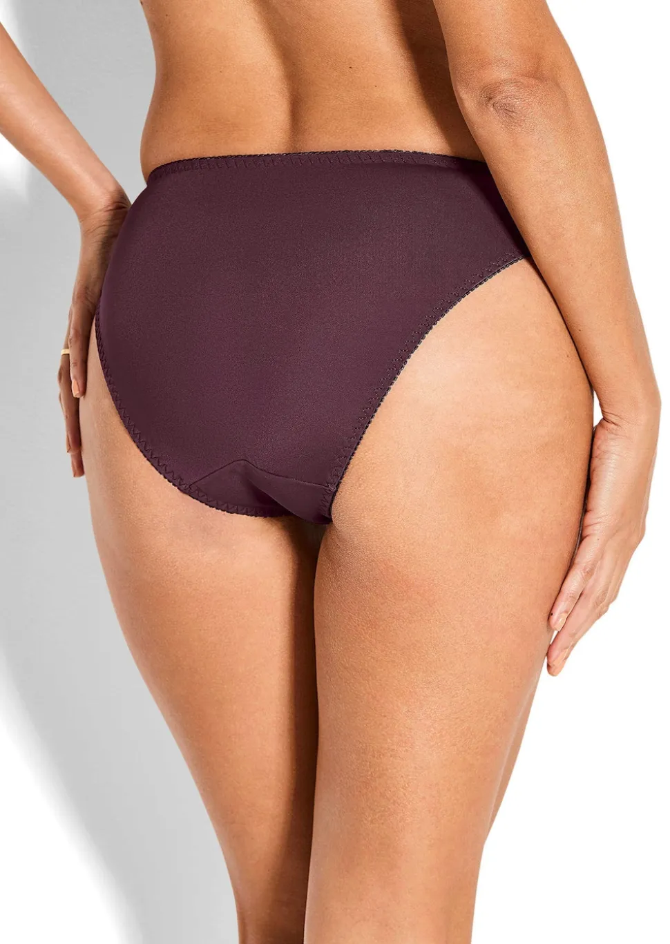 Slip taille basse féminin en dentelle