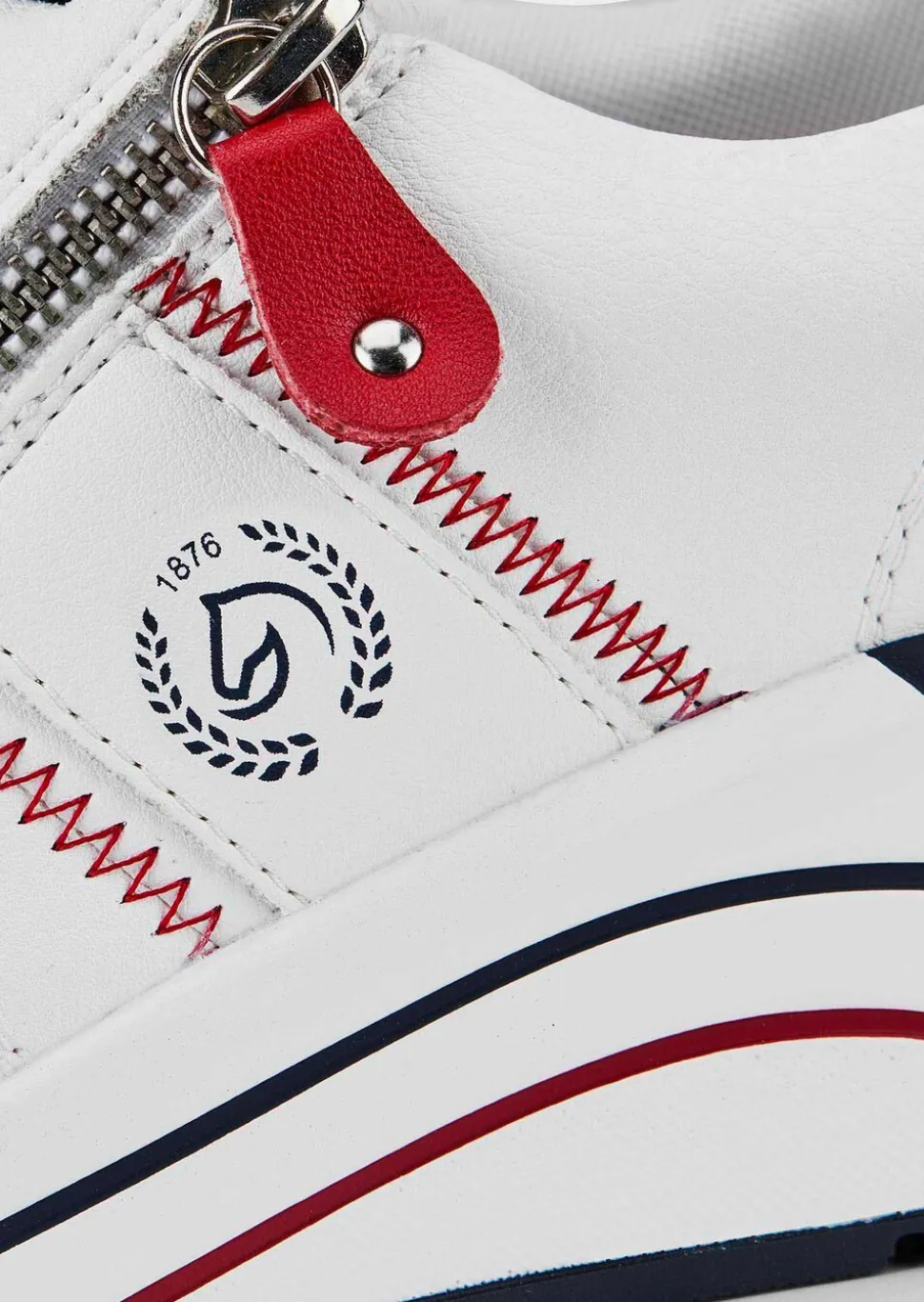 Sneakers avec talon légèrement compensé