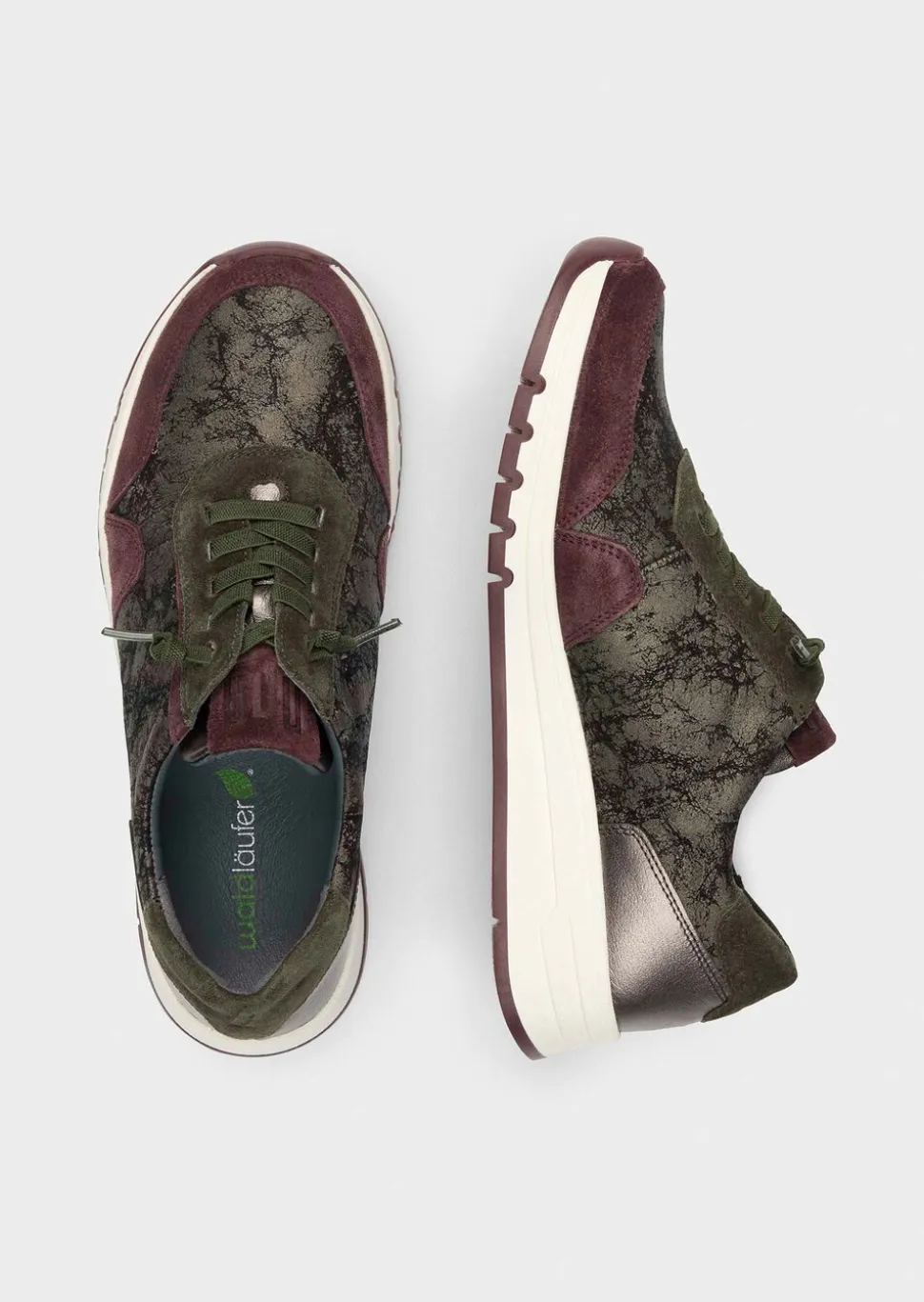 Sneakers en cuir, avec imprimé pelliculé