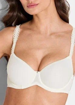 Soutien-gorge à armatures avec bonnets spacer