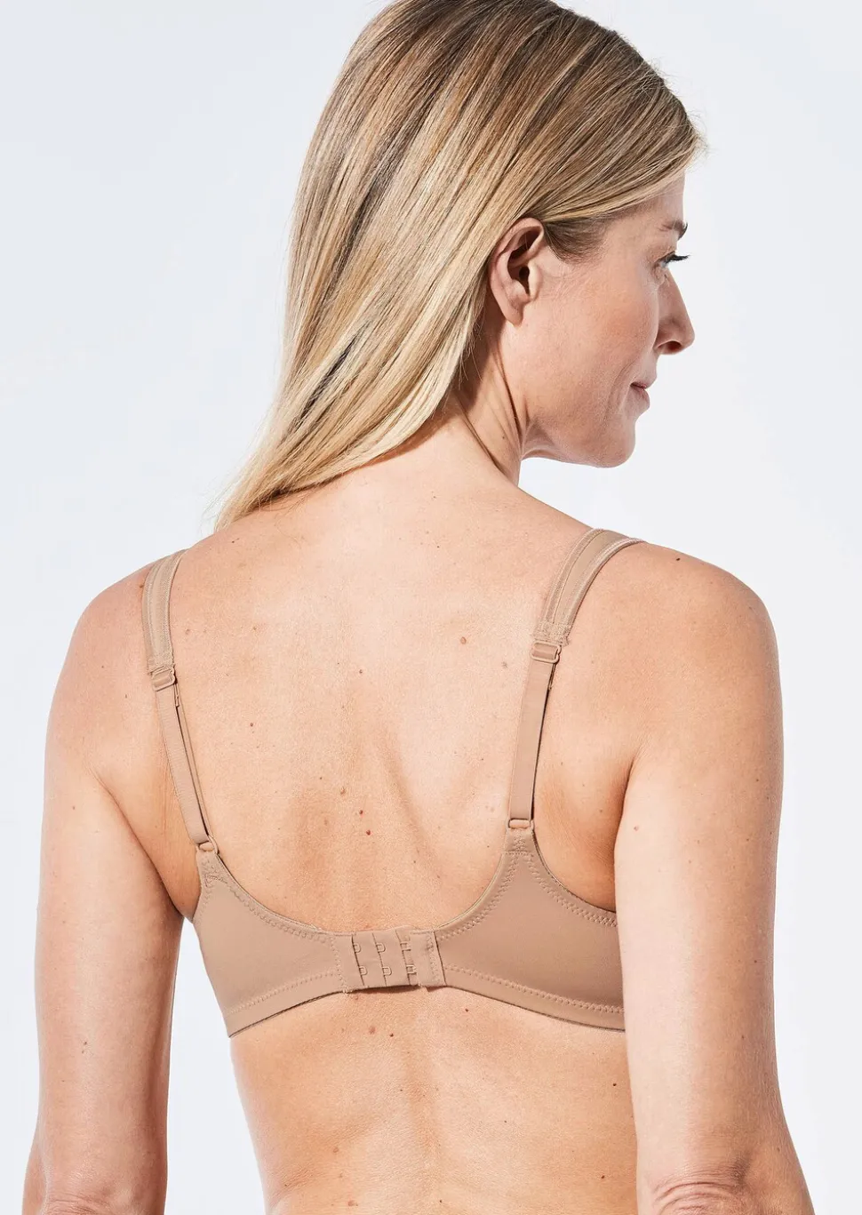 Soutien-gorge à armatures en microfibre