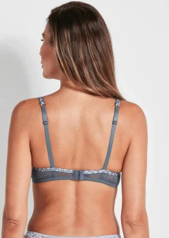 Soutien-gorge à armatures et coques