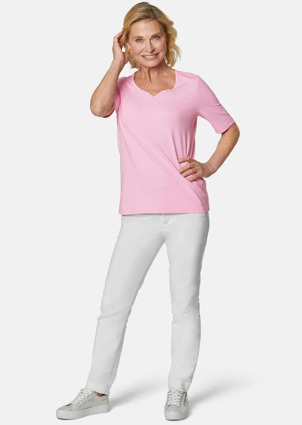 T-shirt avec charmante encolure et pierres décoratives