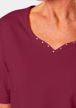 T-shirt avec charmante encolure et pierres décoratives