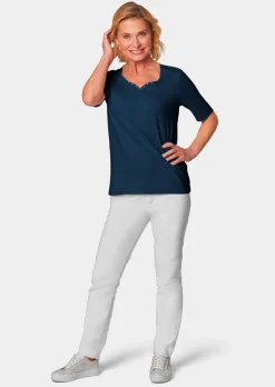 T-shirt avec charmante encolure et pierres décoratives