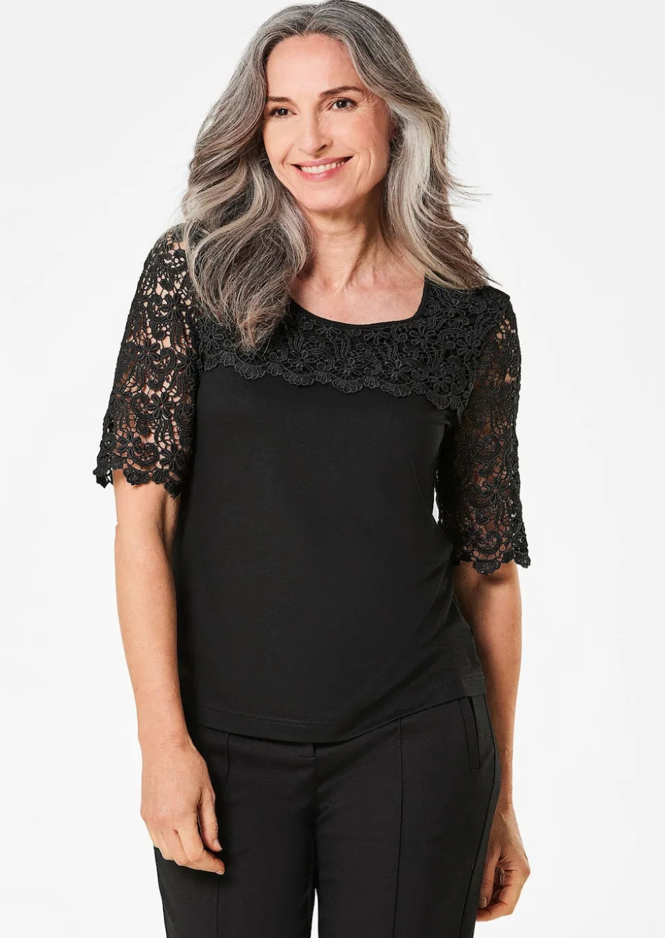 T-shirt avec dentelle du plus bel effet
