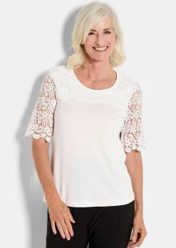 T-shirt avec dentelle du plus bel effet