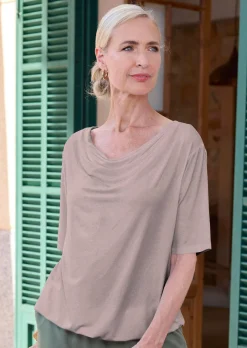 T-shirt avec encolure bénitier