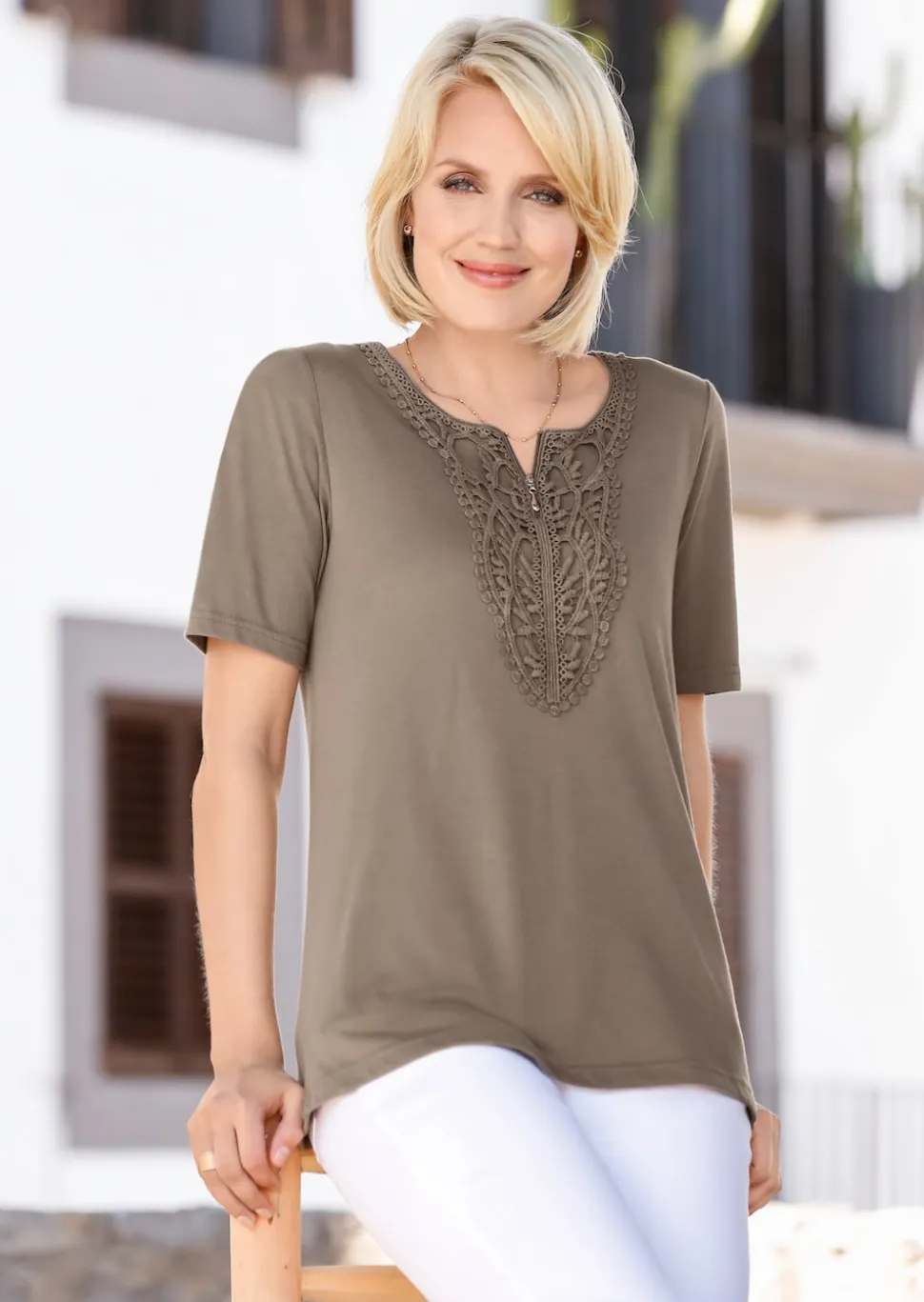 T-shirt à encolure arrondie en crochet