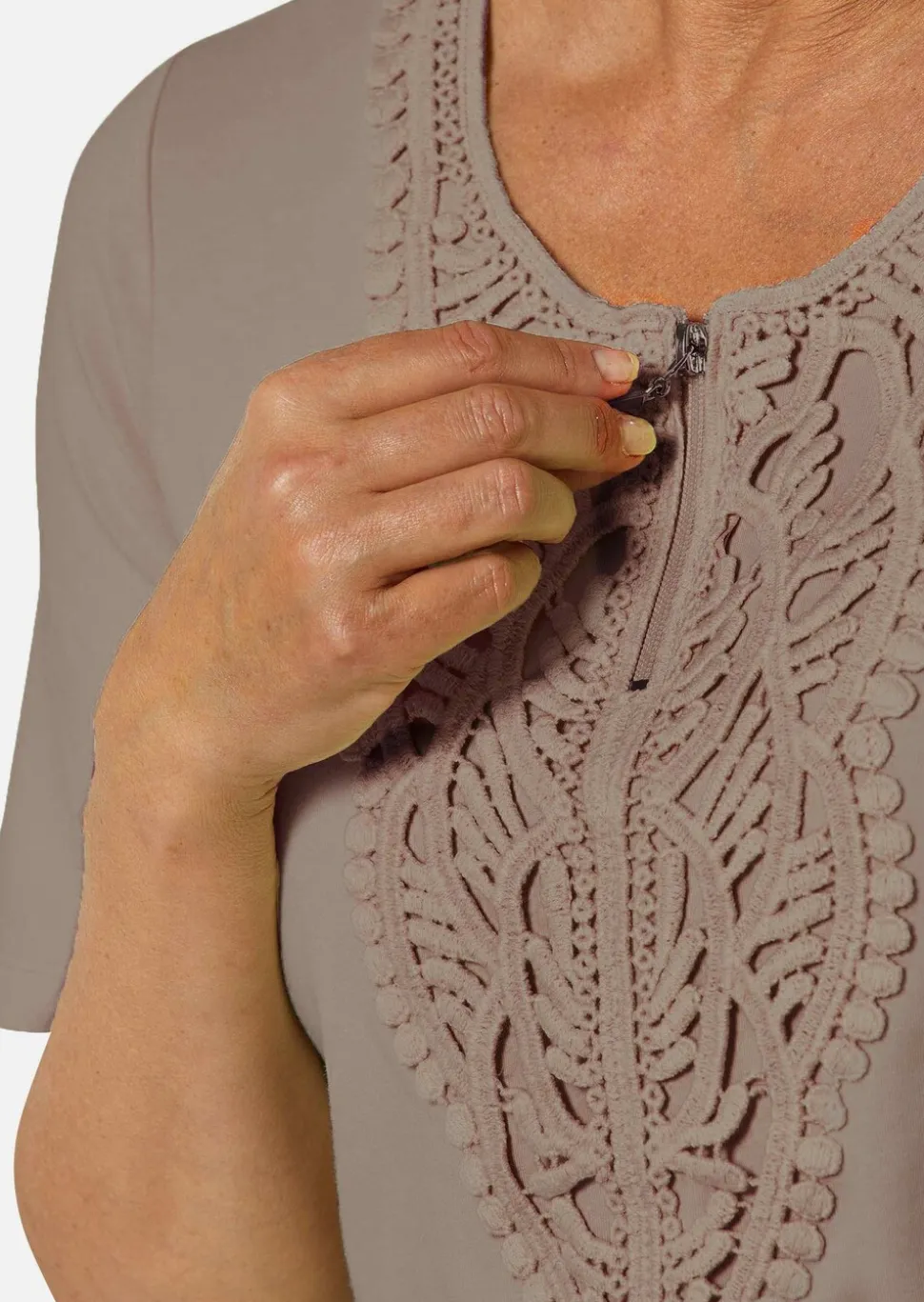 T-shirt à encolure arrondie en crochet