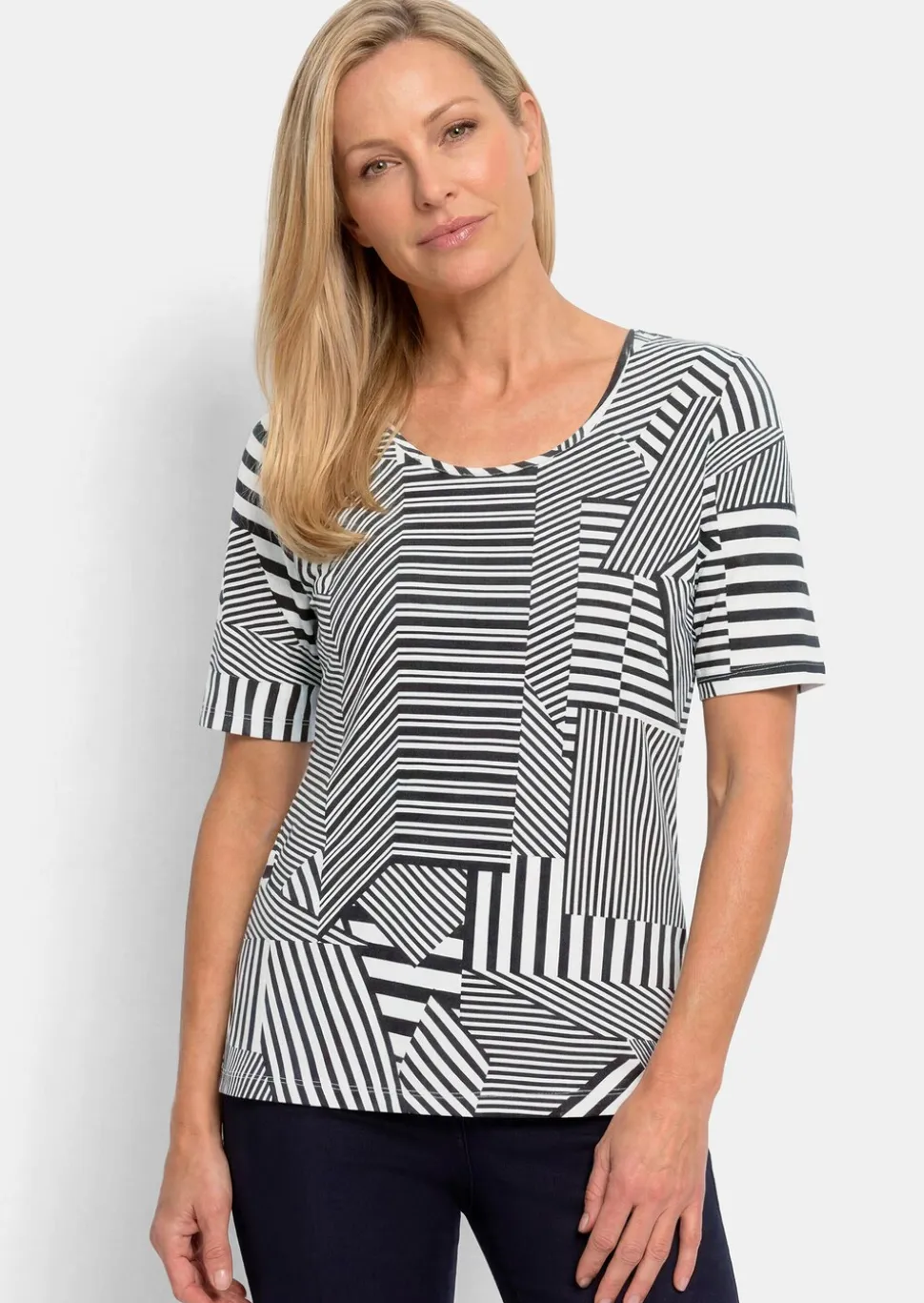 T-shirt en viscose avec impression de rayures abstraites