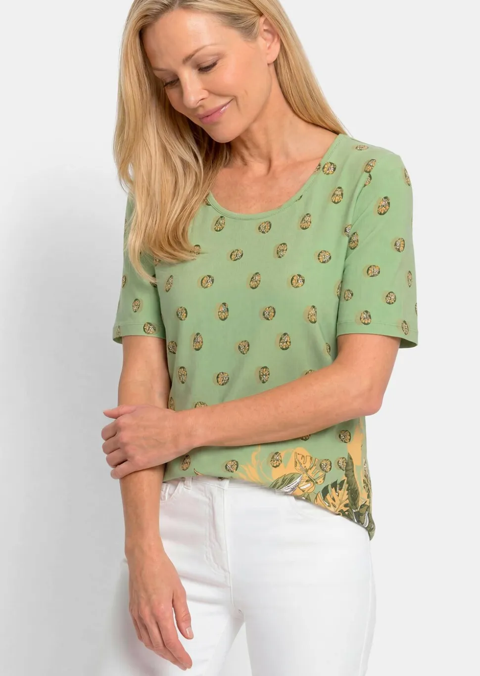 T-shirt en viscose avec un imprimé de fleurs et de feuilles