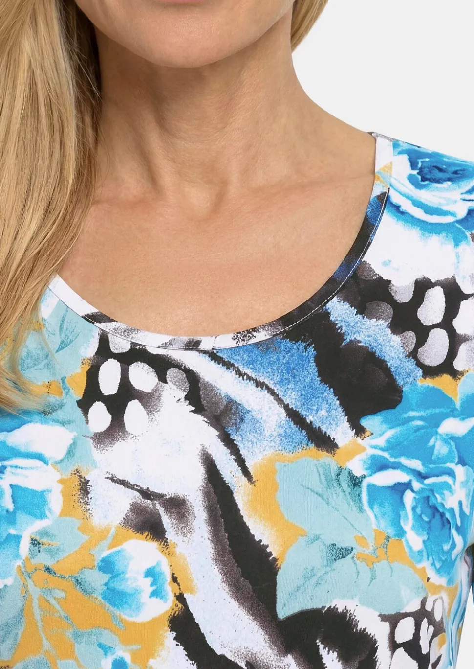 T-shirt en viscose avec un mélange de motifs attrayant