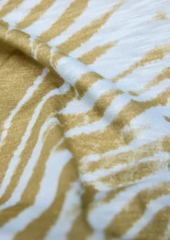 T-shirt flammée avec imprimé de feuilles