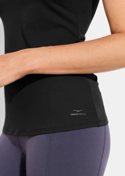 T-shirt sport à col droit