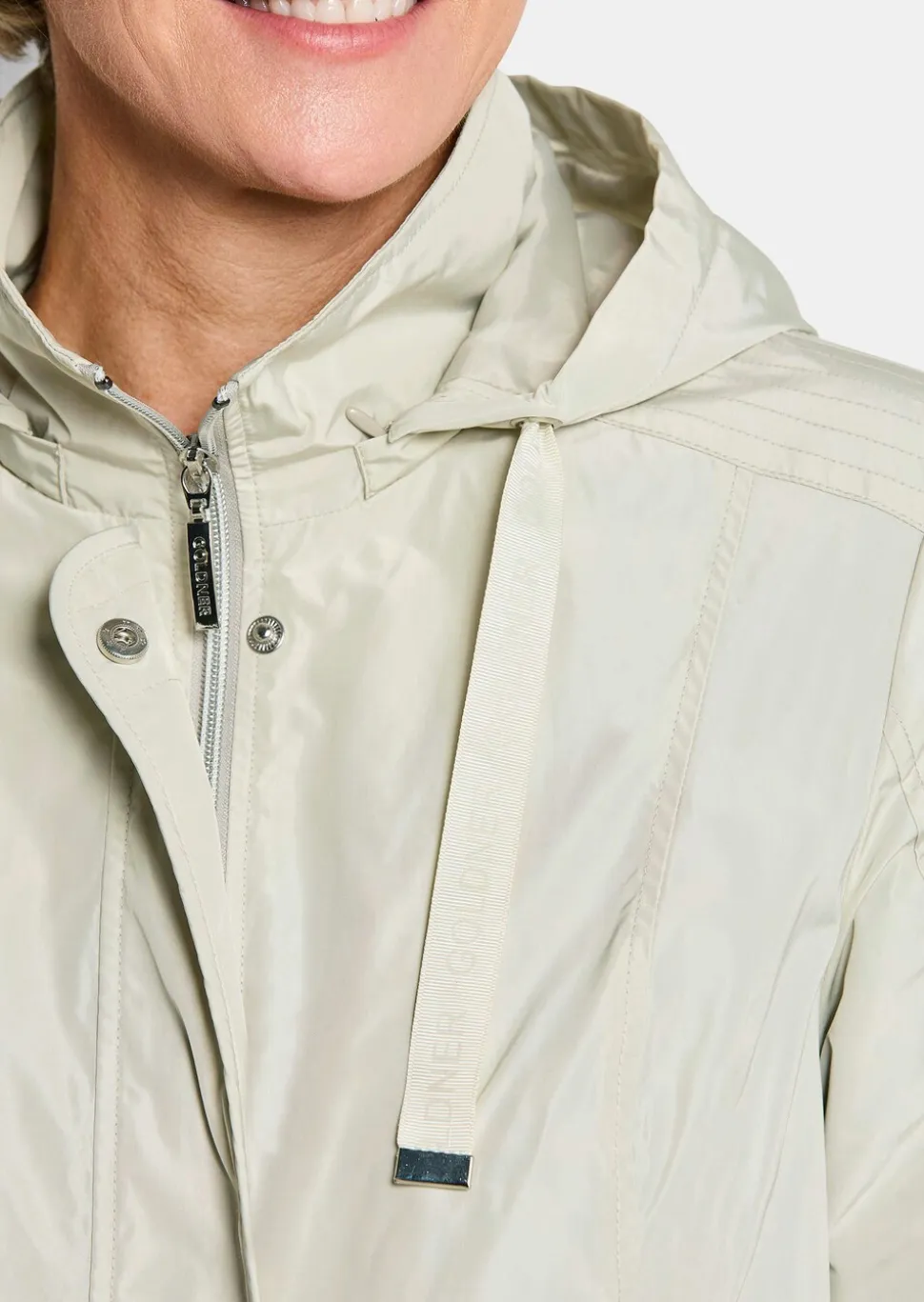 Veste à capuche amovible