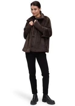 Veste de mi-saison, aspect fourrure