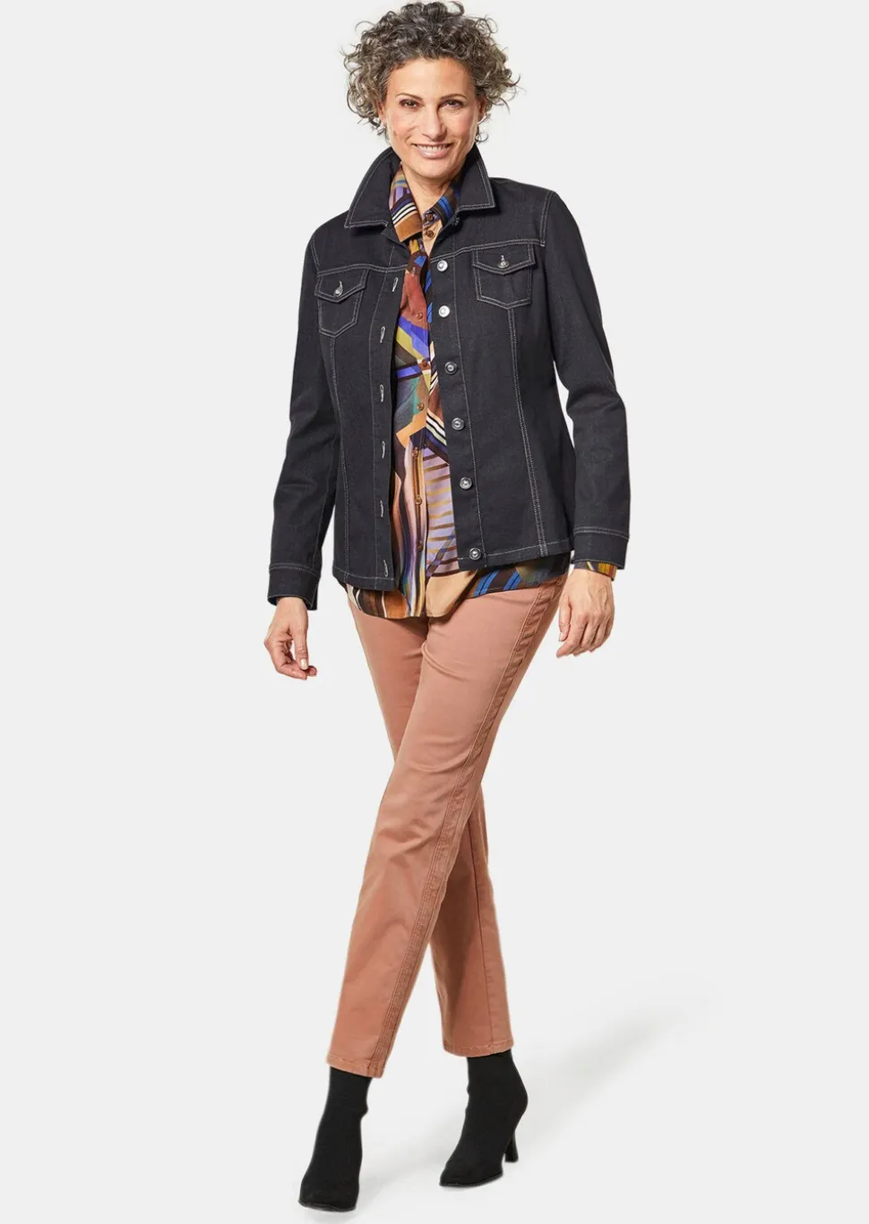 Veste en jean intemporelle agrémentée de détails séduisants