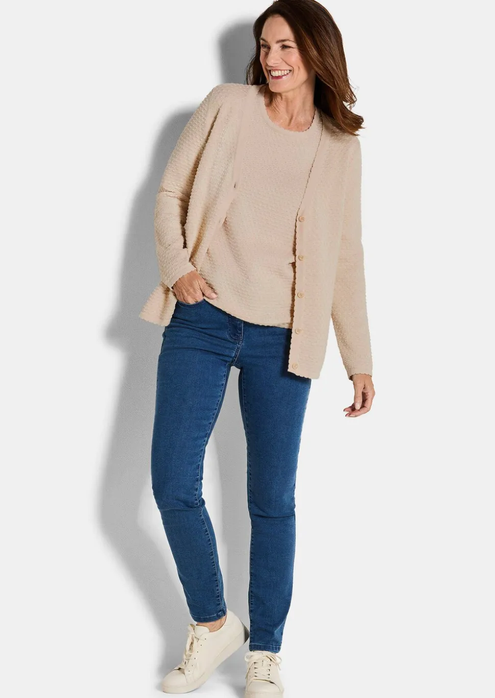 Veste en tricot avec motif à pois
