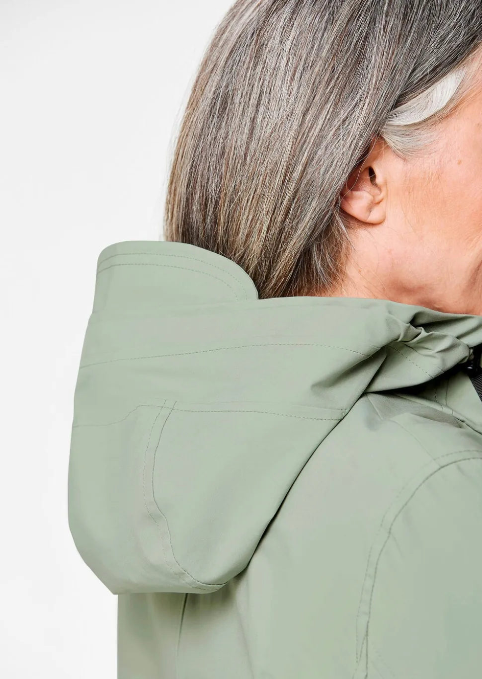 Veste imperméable avec éléments réfléchisseurs