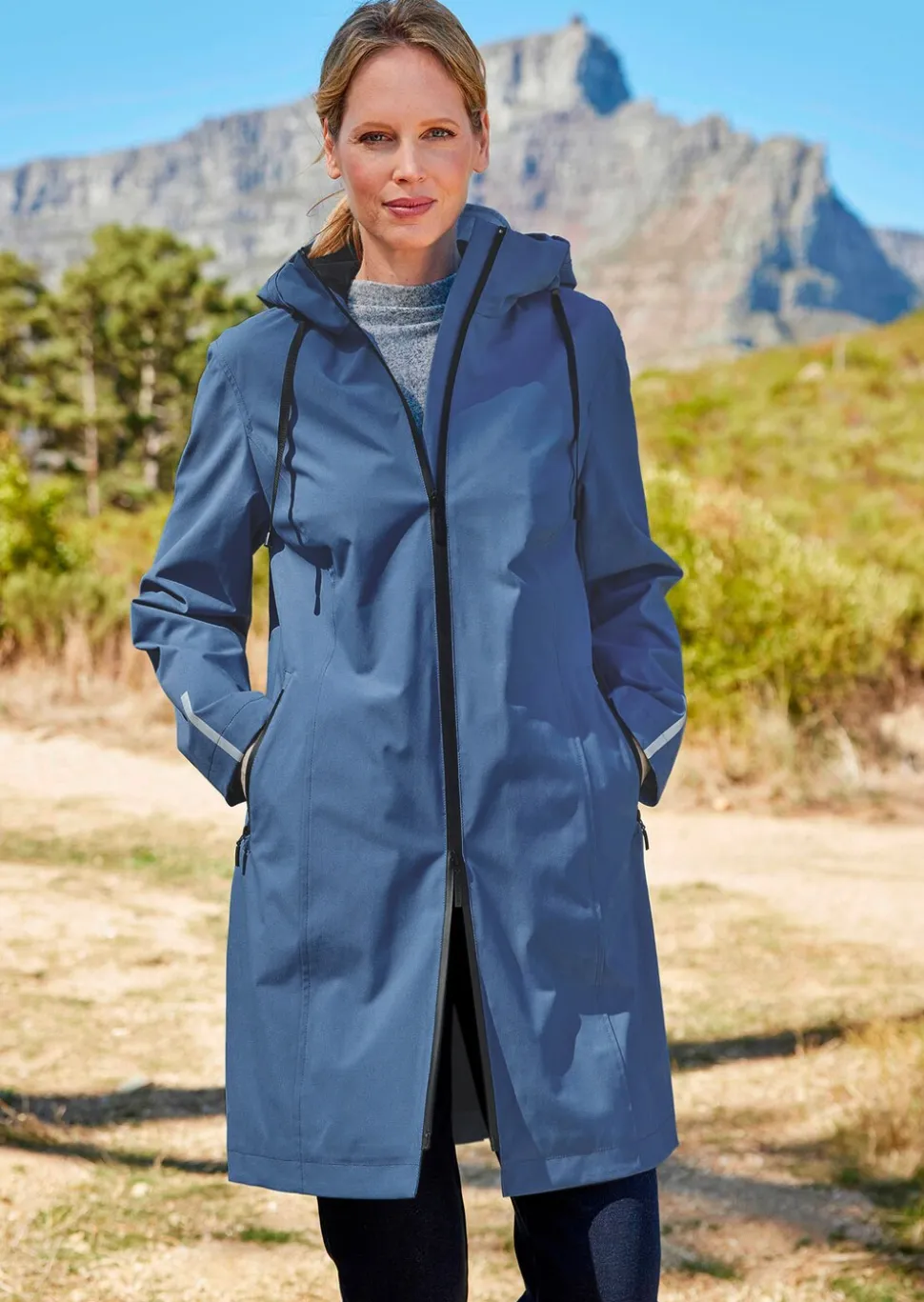 Veste imperméable avec éléments réfléchisseurs