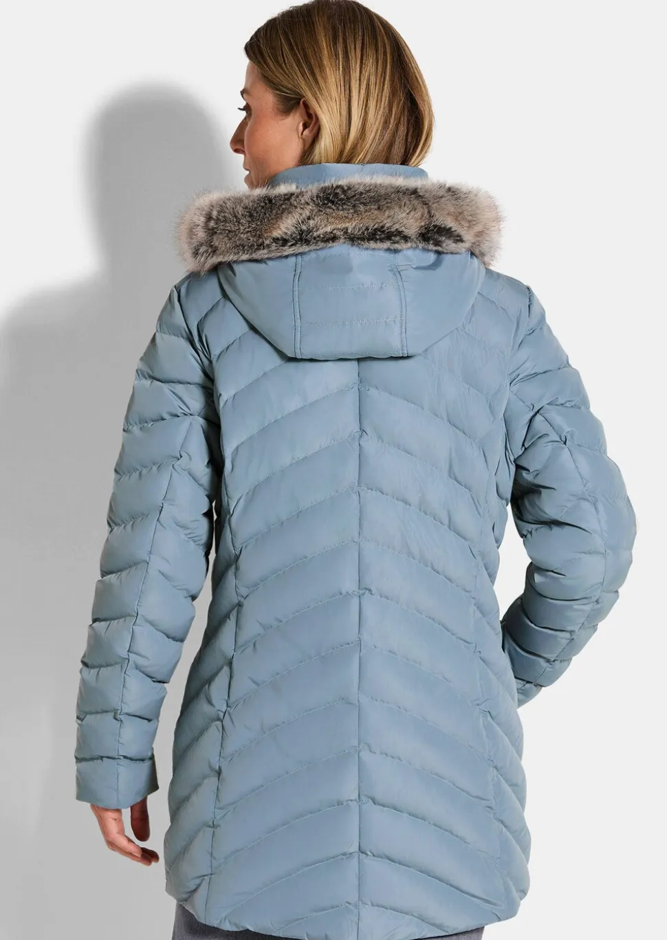 Veste matelassée avec capuche en fausse fourrure