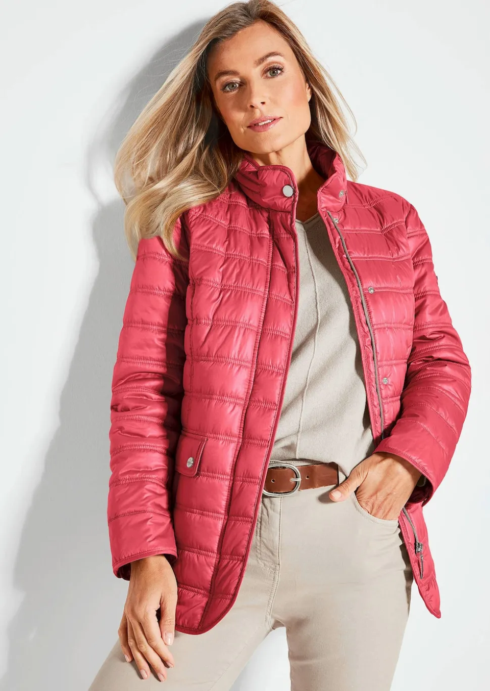 Veste matelassée légère agrémentée de nombreux détails